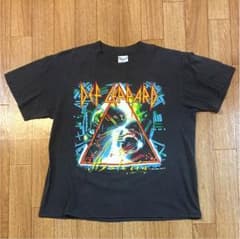 デフレパード 古着 Tシャツのサムネイル