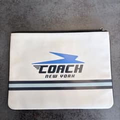【美品】COACH ホワイトレザー クラッチバッグのサムネイル