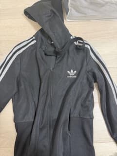 adidas フード付きジャージ 黒