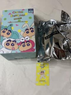 CASETiFY 크레용 신짱 봉제인형 매력 네네짱의 토끼