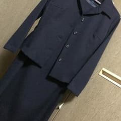 極美品アンタイトル濃紺スーツのサムネイル