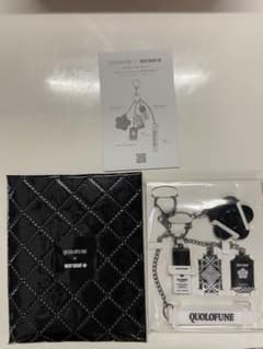 QUOLOFUNE × MARY QUANT コラボレーションチャーム　未開封のサムネイル