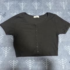 クロップドTシャツのサムネイル