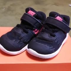 NIKE ナイキ　キッズスニーカー　13センチのサムネイル