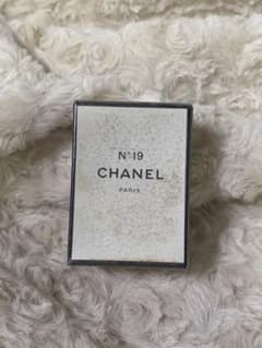 CHANEL No19 ミニボトルのサムネイル