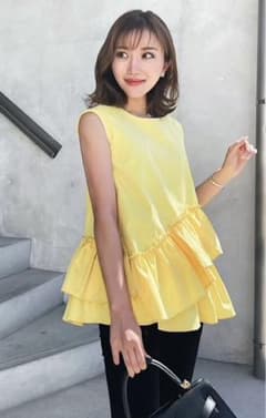 ノブユキ様専用　sheller♡フリルボリュームトップス♡yellow♡のサムネイル