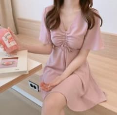【新品未着用】 vカットギャザーワンピース 韓国のサムネイル