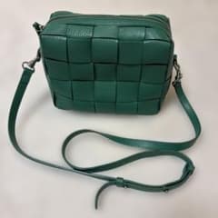 IACUCCI ショルダーバッグ ベルタ グリーン中古 美品 - メルカリ