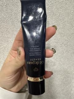 クレ・ド・ポー ボーテ ヴォワールエクレルチュール 40g SPF25・PA++のサムネイル
