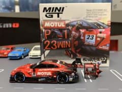 MINI GT ミニカー　Nissan GT-R Nismo #23 Motulのサムネイル