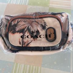 LY様専用☆コーチボディバックのサムネイル