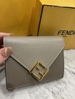 FENDI グレー 三つ折り財布 - メルカリ