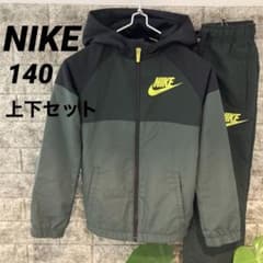 ☆りんりんりん☆様専用‼︎  NIKE上下セット　140のサムネイル