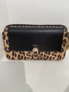 【新品・未使用】FURLA  ミニショルダーバッグ　ヒョウ柄のサムネイル