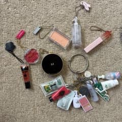 コスメ ミニチュアチャーム ガチャ まとめ売りのサムネイル