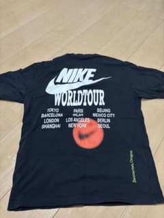 Nike WORLD TOUR Tシャツ ブラックのサムネイル