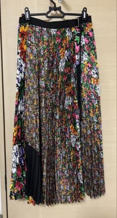 sacai 花柄 プリーツスカート ロングスカートのサムネイル