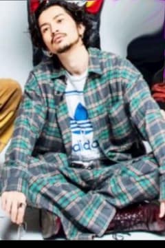【常田大希氏着用色違い】Tシャツ adidas originalsのサムネイル