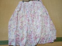 最終値引き　Honeys　花柄フレアスカート ピンク系　膝丈スカート　LLのサムネイル