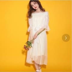 オフショルダーワンピースのサムネイル