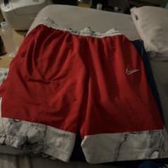 Nike バスケットボールパンツ レッド/ホワイトのサムネイル