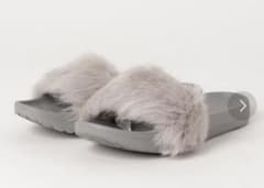ugg ファーサンダル　7のサムネイル