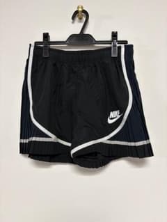 NIKE sacai コラボ プリーツ ショートパンツ キュロット スコート