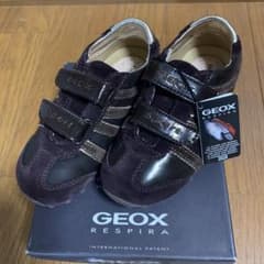 「Yuki様　専用」geox  新品未使用　キッズスニーカー　17cmのサムネイル