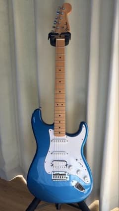 Fender Standard Stratocaster メタリックブルーのサムネイル