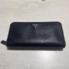 プラダ 財布のサムネイル