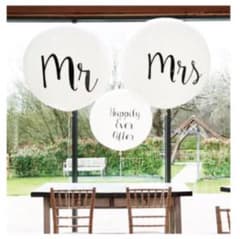 Mr.  Mrs 特大バルーン　結婚式のサムネイル