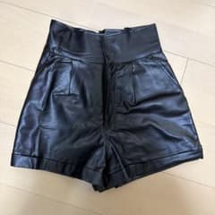 フェイクレザー ハイウエスト ショートパンツ ブラックのサムネイル
