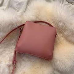 gu ピンク ショルダーバッグのサムネイル
