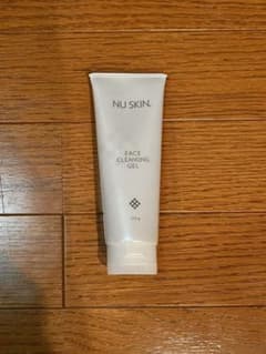 【専用】NU SKINニュースキン　フェイスクレンジングジェルのサムネイル