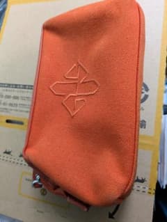 ANAビジネスクラス　アメニティ　ETTINGER アヴェダ　トラベルポーチのサムネイル