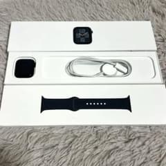 Apple Watch SE 第2世代GPSモデル 40mm ミッドナイト美品✨のサムネイル