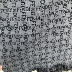 FENDI マフラー ロゴ 総柄 イタリア製のサムネイル