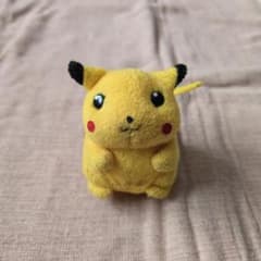 初代ピカチュウ】ピカチュウ レトロ ぬいぐるみ - メルカリ
