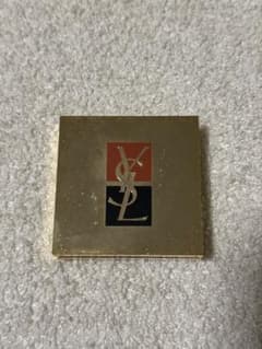 サンローラン Yves Saint Laurent Poudre de Soieのサムネイル