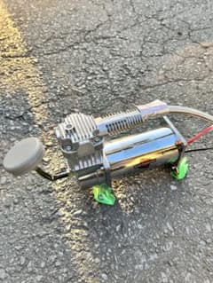 12V エアサス用　AC400-KAIエアコンプレッサー 12V エアサス用 AC400-KAIエアコンプレッサー - メルカリ