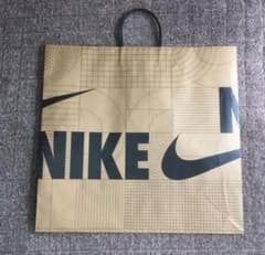 ナイキ NIKE 紙袋 ショッパー 特大 横53.5cm 縦51cm マチ19 - メルカリ