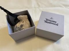 Vivienne Westwood スクエアスカルリングのサムネイル