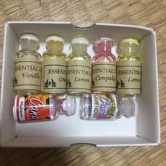 エッセンシャルオイルのサムネイル