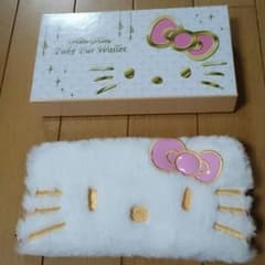 値下げ！ハローキティー ふわもこ 長財布 ウォレットのサムネイル