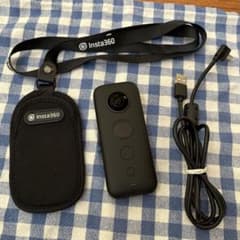 Insta360 ONE X 本体＋ポーチ＋ケーブルセットのサムネイル