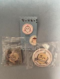 ちいかわ くら寿司 ラッコ缶バッジ マグネット 2点セットのサムネイル