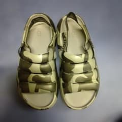 UGG　アグ　Sport Yeah Camopop　サンダル　M8　２６cm UGG アグ Sport Yeah Camopop サンダル M8 26cm - メルカリ