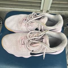 ま*お様 Nike バスケットボールシューズ ピンクのサムネイル