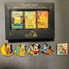 ディズニー　ピンバッジ　ピンズ　箱付き　8個セットのサムネイル