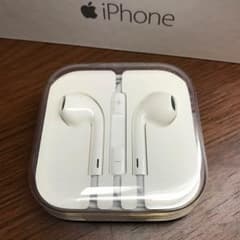 新品未使用 iPhoneの純正イヤホン②のサムネイル